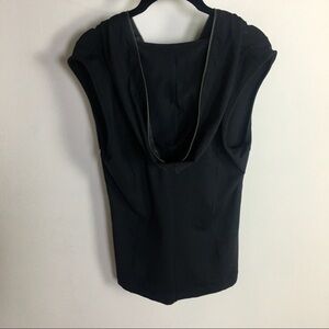 CABI zipper hoodie sleeveless vest. Black size medium full zip